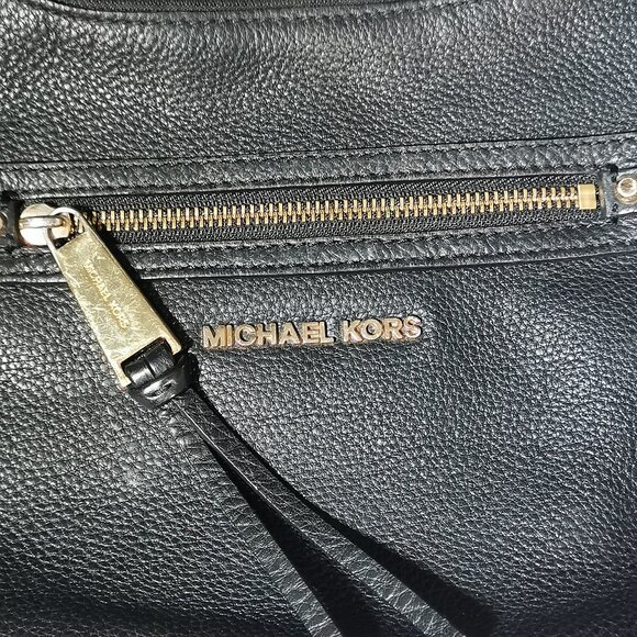 Black/Gold  Half Moon Hobo  Style Crossbody EUC #247 - Picture 4 of 13